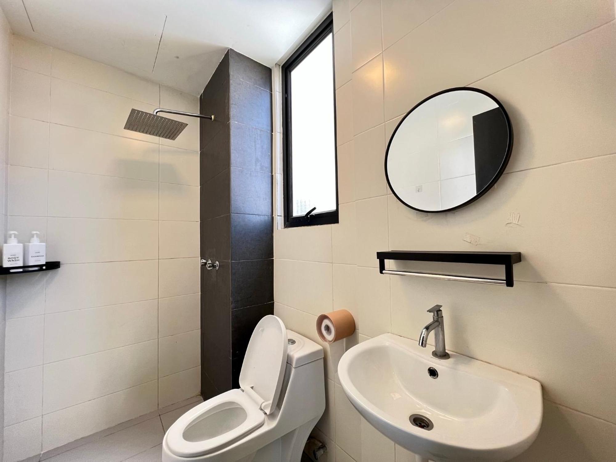 Apartment Riverview 8pax 3br In Kbtown Wi-fi, B-12-3